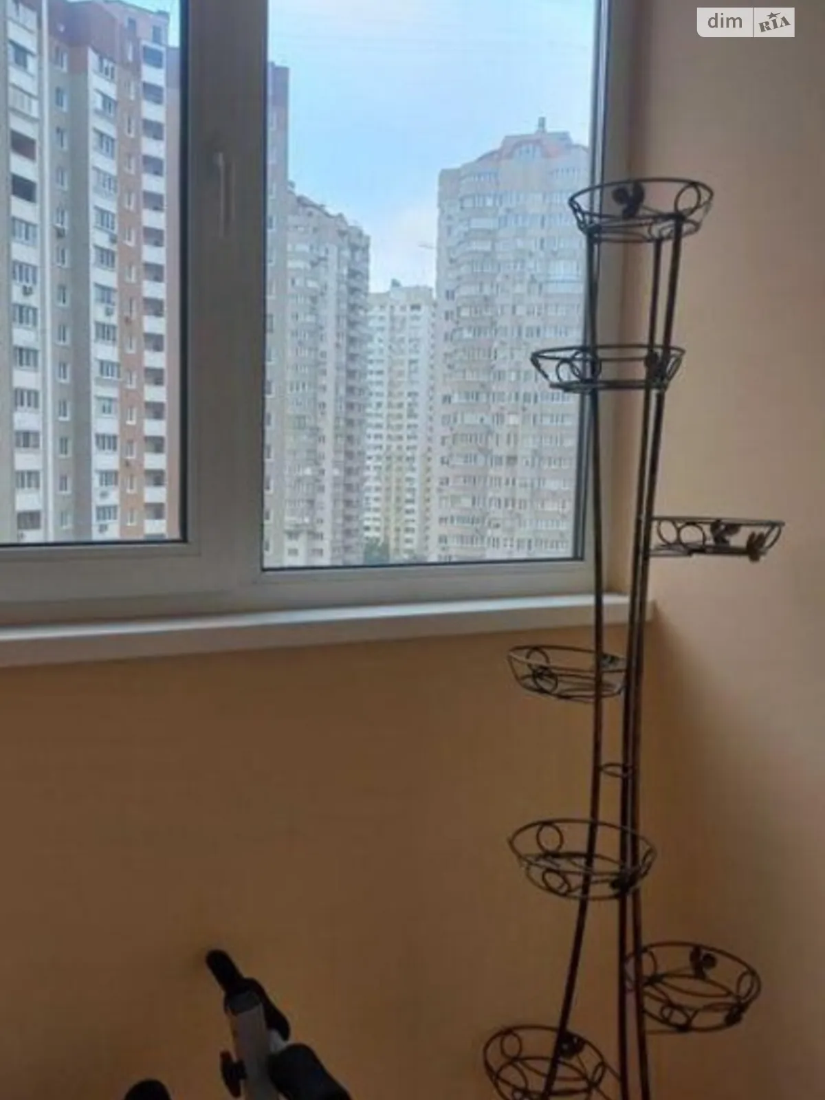 Продается 1-комнатная квартира 42 кв. м в Киеве, ул. Урловская, 36