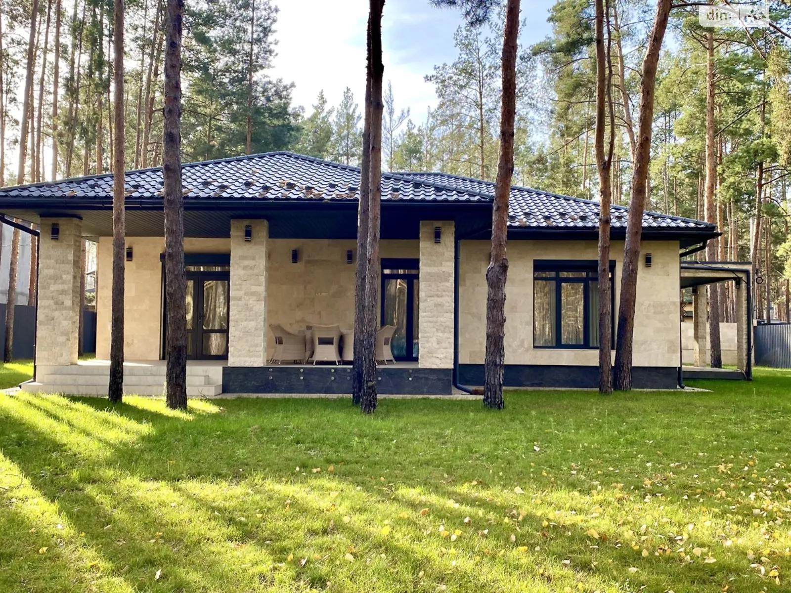 Продається одноповерховий будинок 121 кв. м з каміном, цена: 270000 $