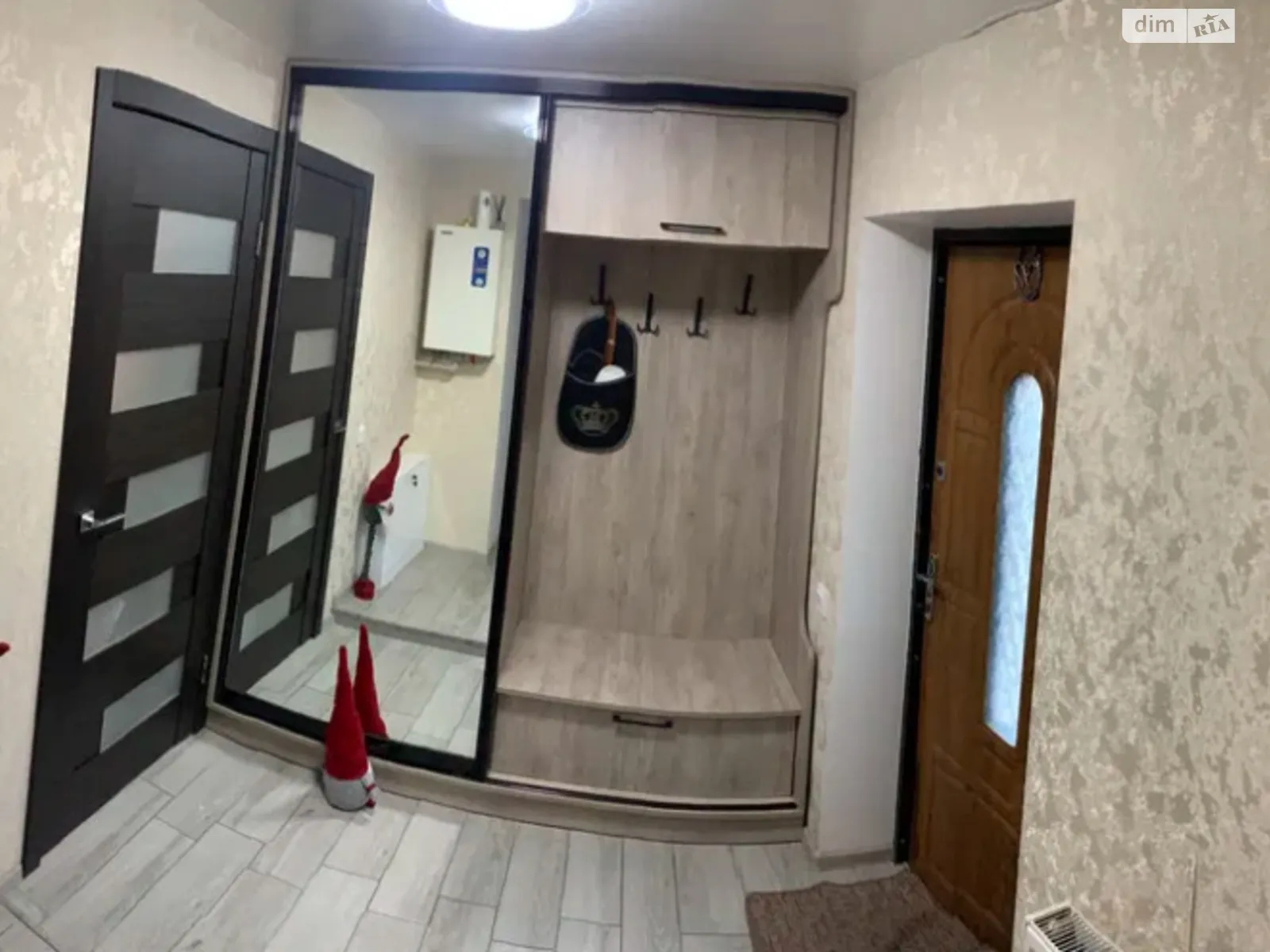 Продается 2-комнатная квартира 78 кв. м в Ровно, ул. Приусадебный, 5 - фото 1