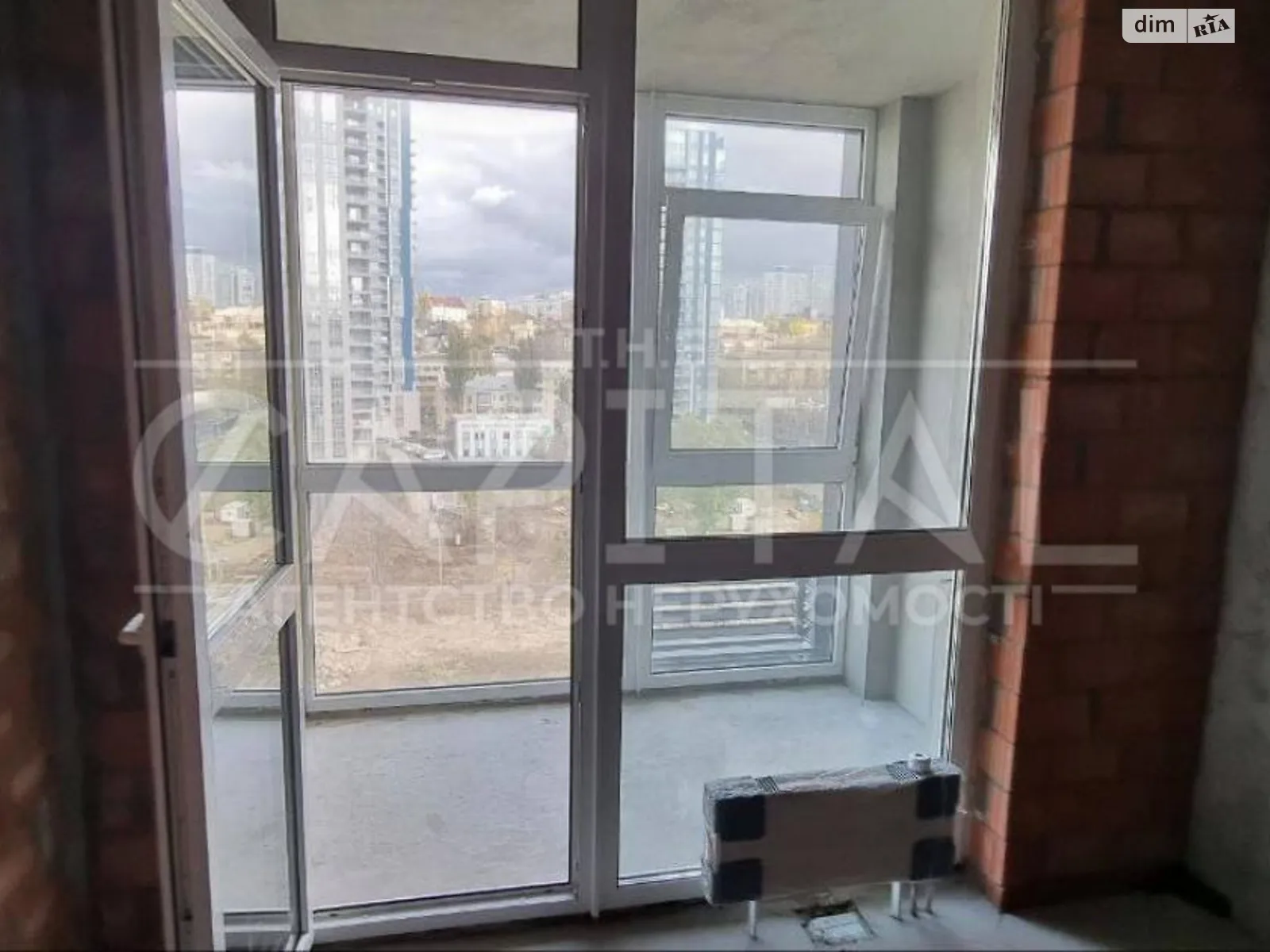 Продается 3-комнатная квартира 85 кв. м в Киеве, ул. Маккейна Джона, 3А - фото 1
