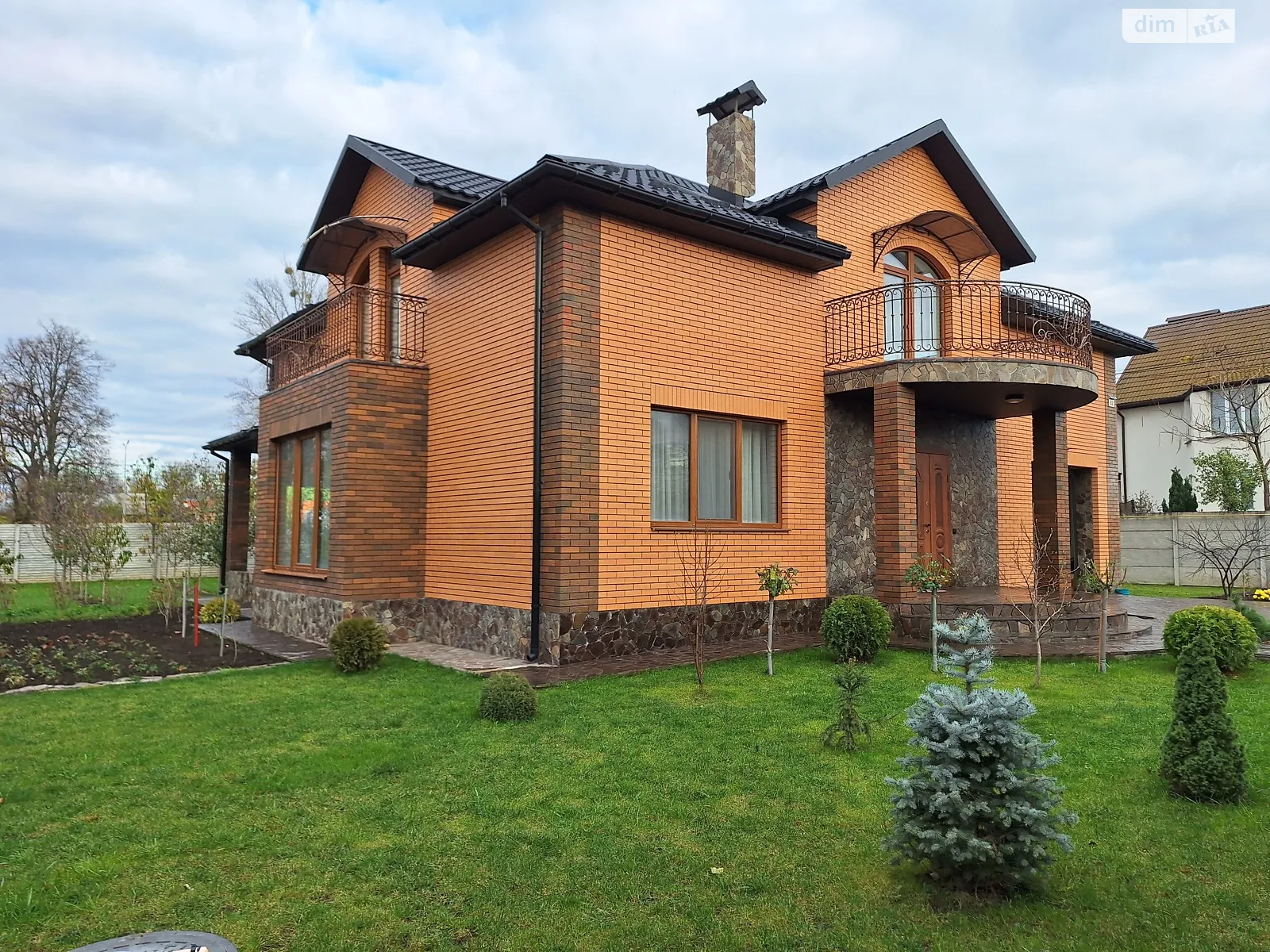 Продается дом на 2 этажа 245 кв. м с мансардой, цена: 395000 $ - фото 1