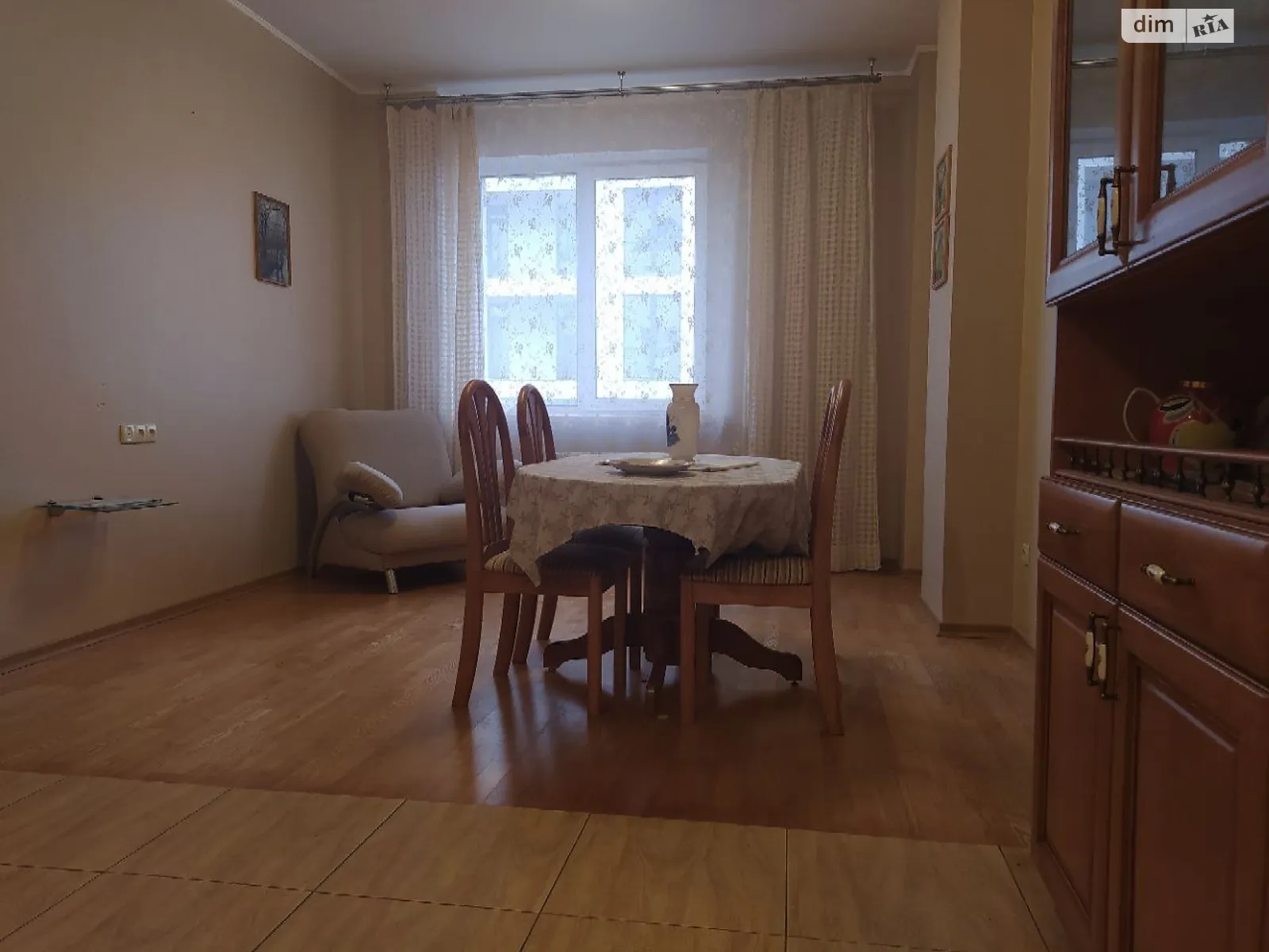 Продается 2-комнатная квартира 60 кв. м в Днепре, ул. Левка Лукьяненко, 21А