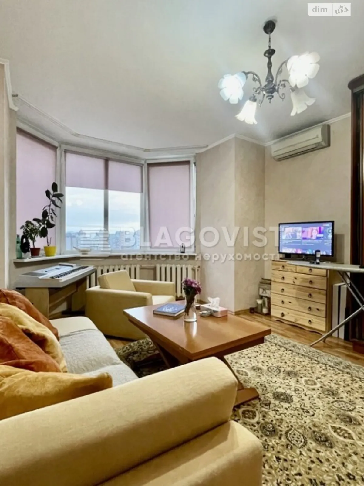 Продается 1-комнатная квартира 43 кв. м в Киеве, просп. Петра Григоренко, 28