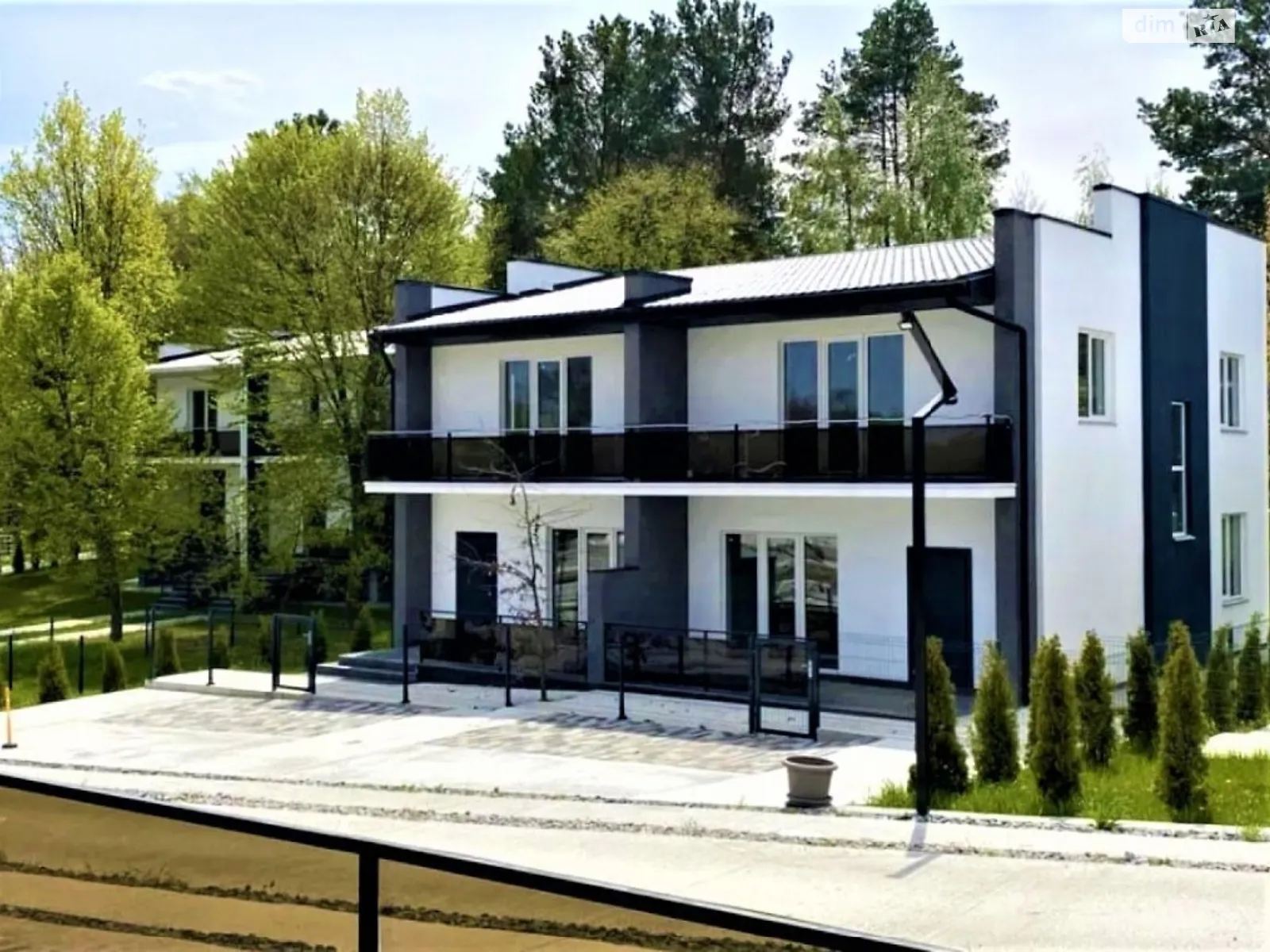 Продается дом на 2 этажа 130 кв. м с балконом, цена: 95000 $ - фото 1