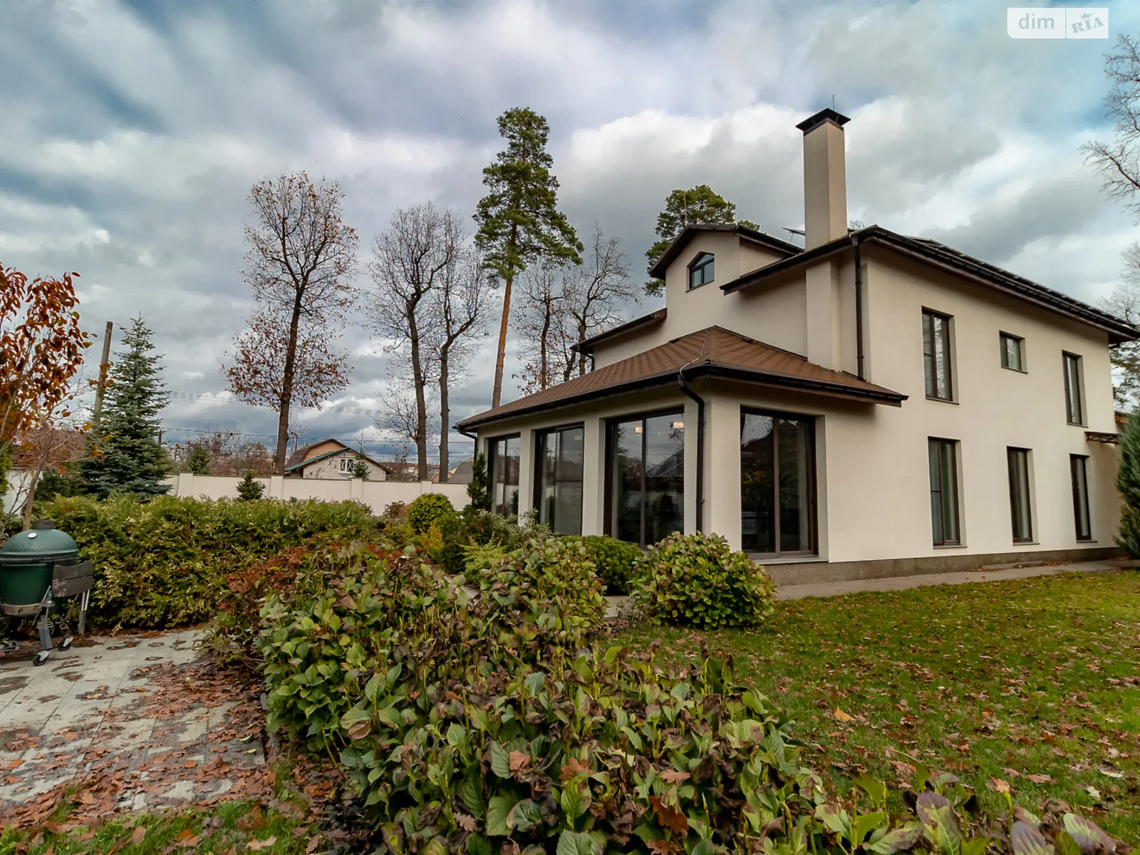Продается дом на 2 этажа 322 кв. м с балконом, цена: 550000 $ - фото 1