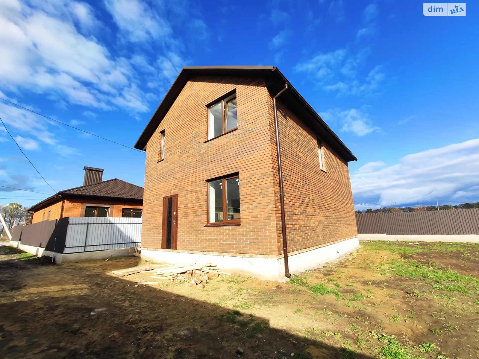 Продается дом на 2 этажа 125 кв. м с участком, цена: 88000 $ - фото 1