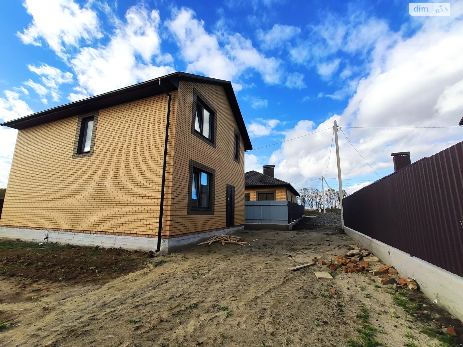 Продается дом на 2 этажа 125 кв. м с бассейном, цена: 88000 $ - фото 1
