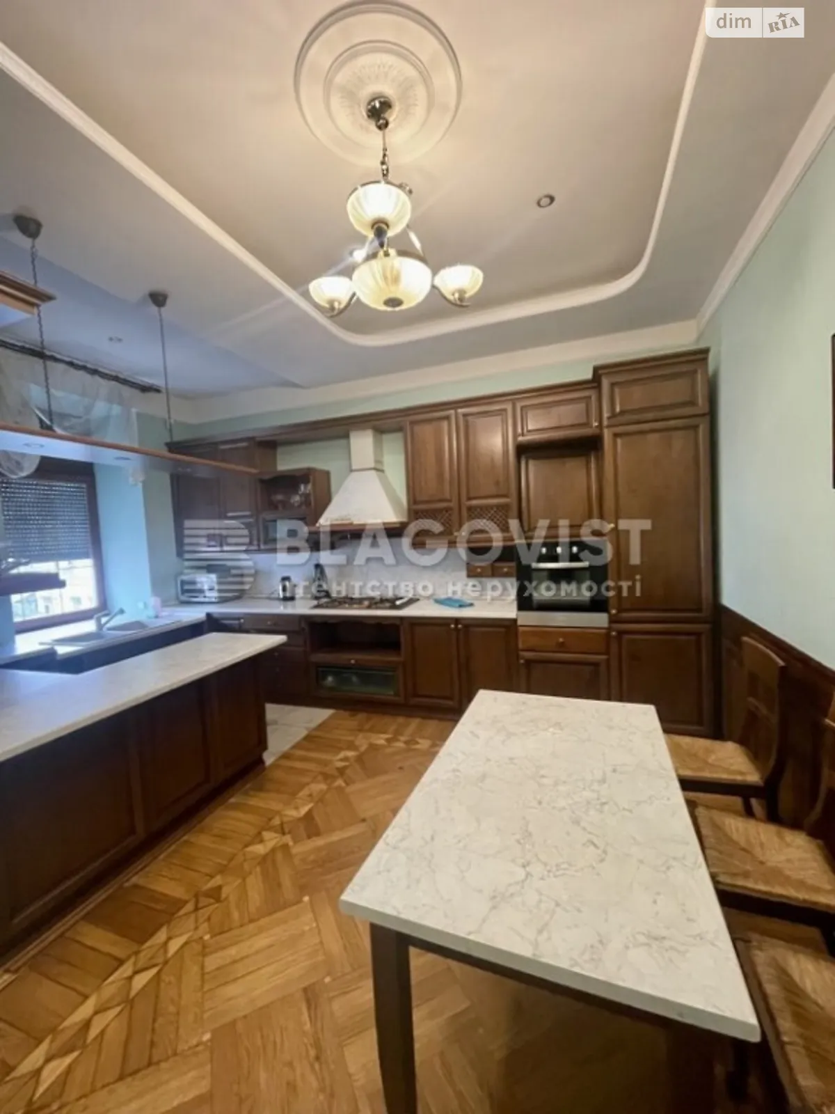 Продается 4-комнатная квартира 126 кв. м в Киеве, ул. Антоновича(Горького), 9