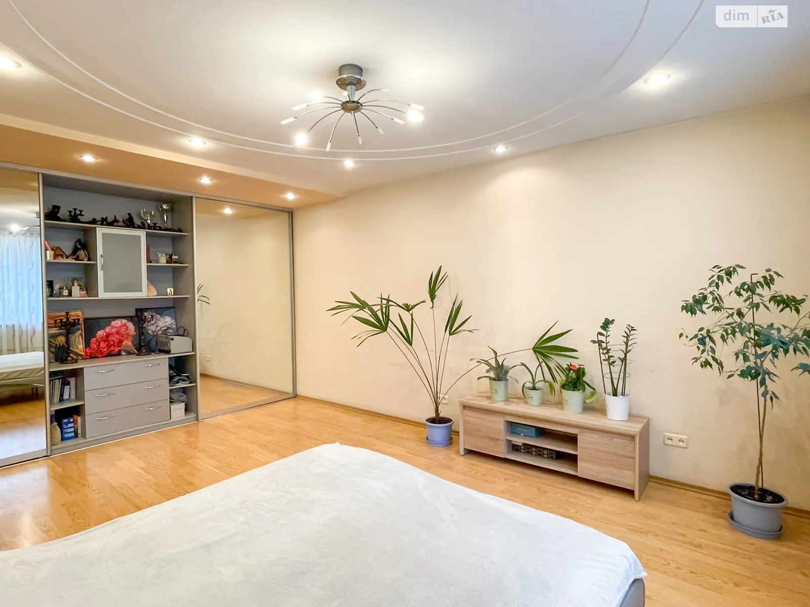 Продается 4-комнатная квартира 160 кв. м в Днепре, ул. Литейная, 6 - фото 1
