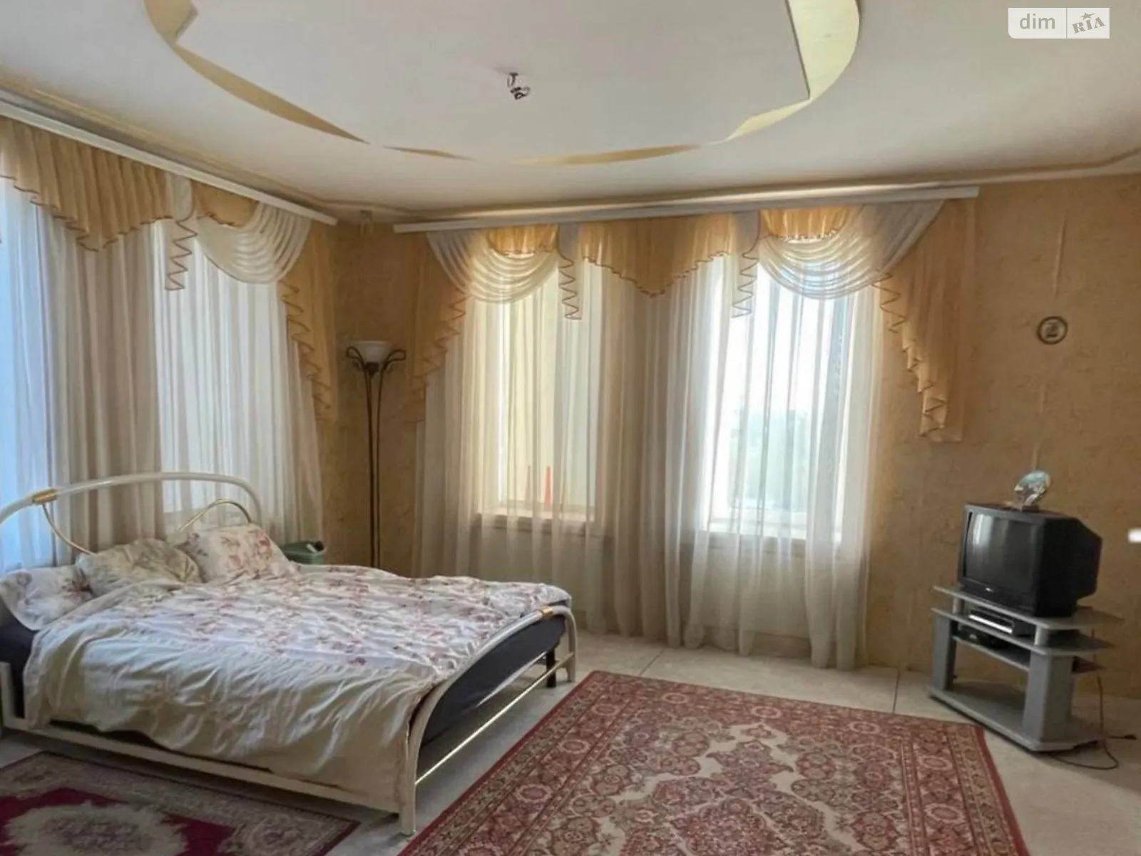 Продается дом на 2 этажа 350 кв. м с беседкой, цена: 105000 $ - фото 1