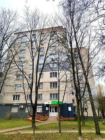 Продается 3-комнатная квартира 56 кв. м в Чернигове, просп. Левка Лукьяненко(Рокоссовского), 49