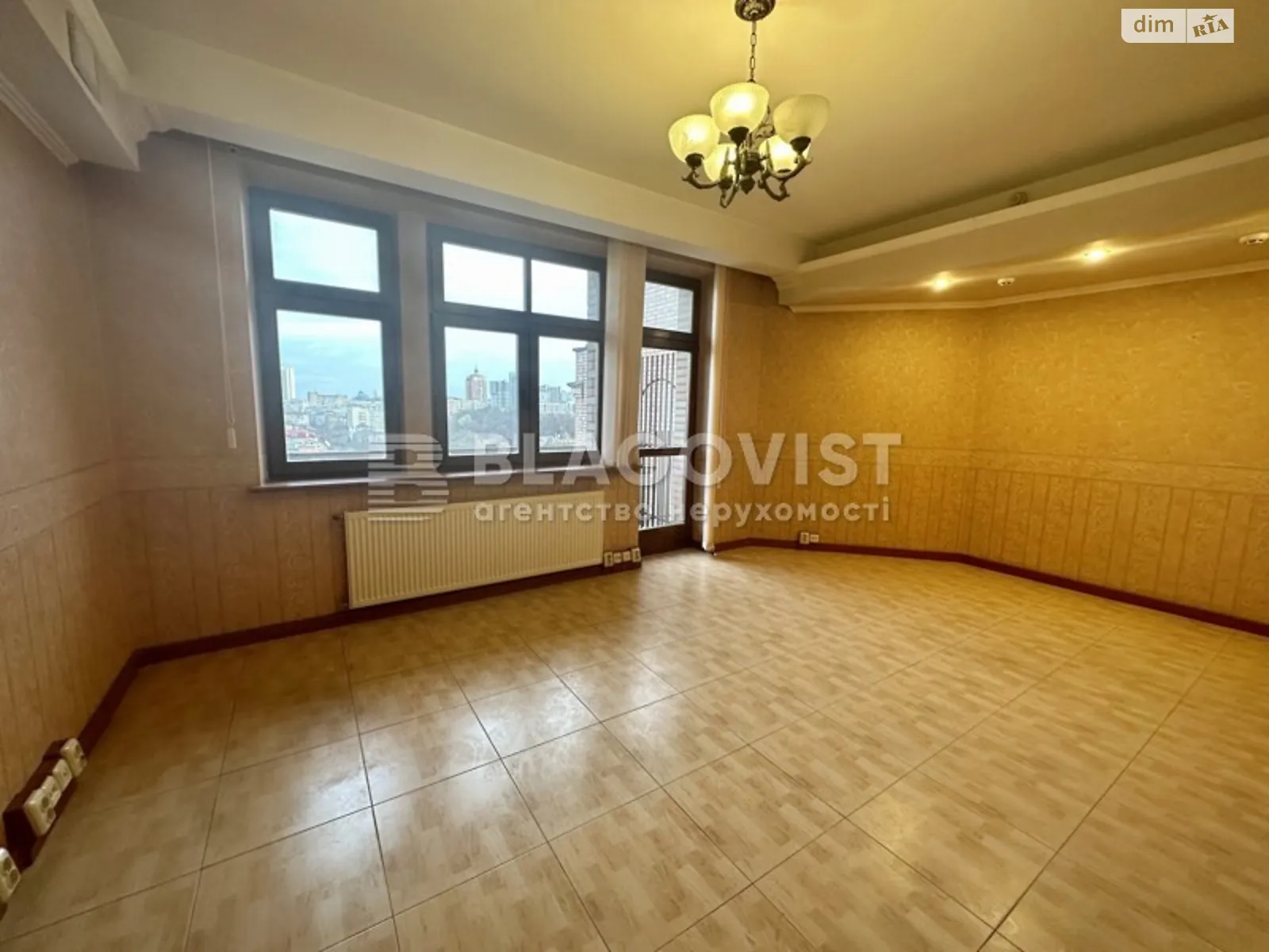 Продается 3-комнатная квартира 94.8 кв. м в Киеве, ул. Павловская, 18
