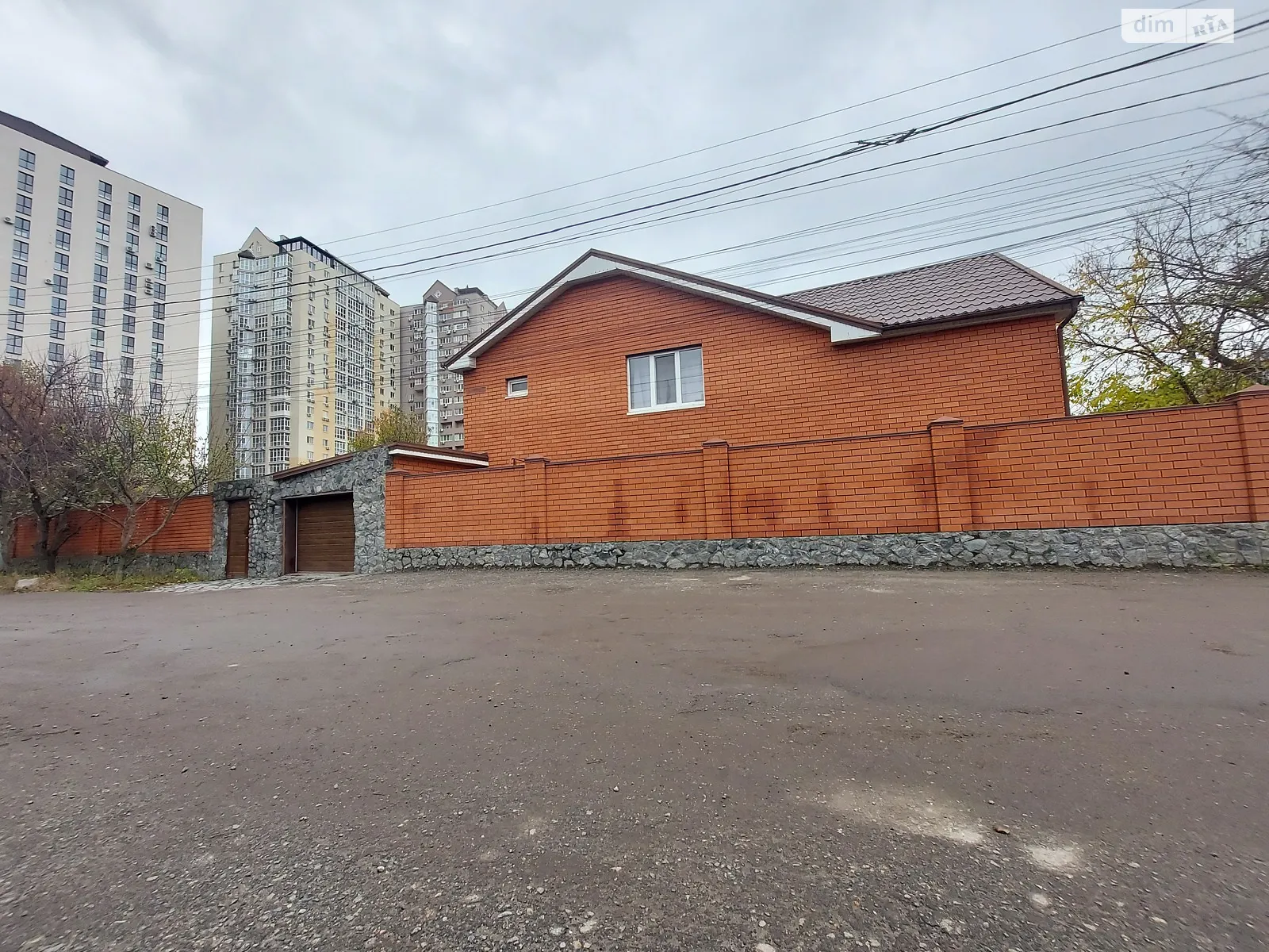 Продается дом на 2 этажа 175 кв. м с беседкой, цена: 175000 $ - фото 1