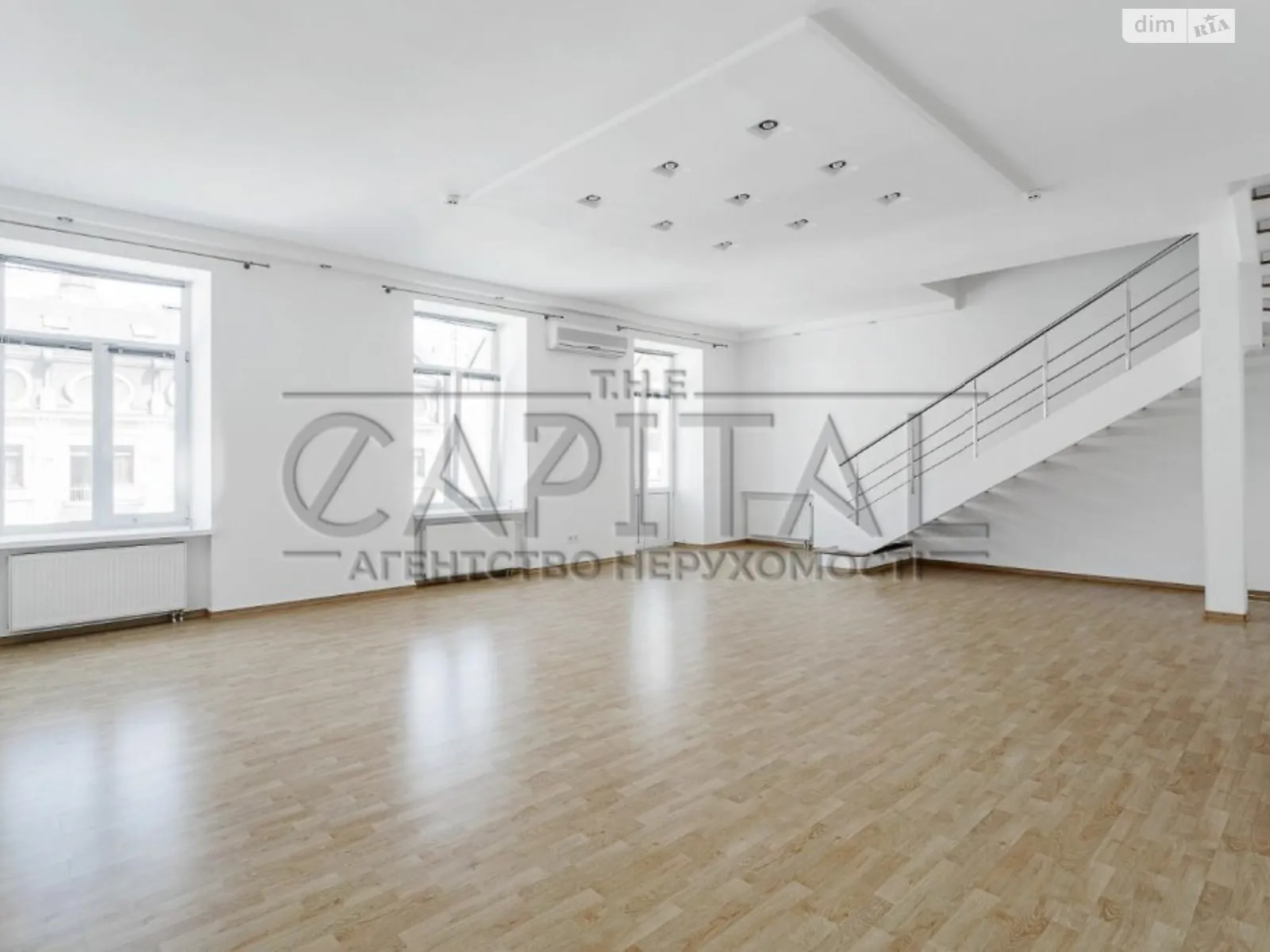 Сдается в аренду офис 260 кв. м в бизнес-центре, цена: 2000 $ - фото 1