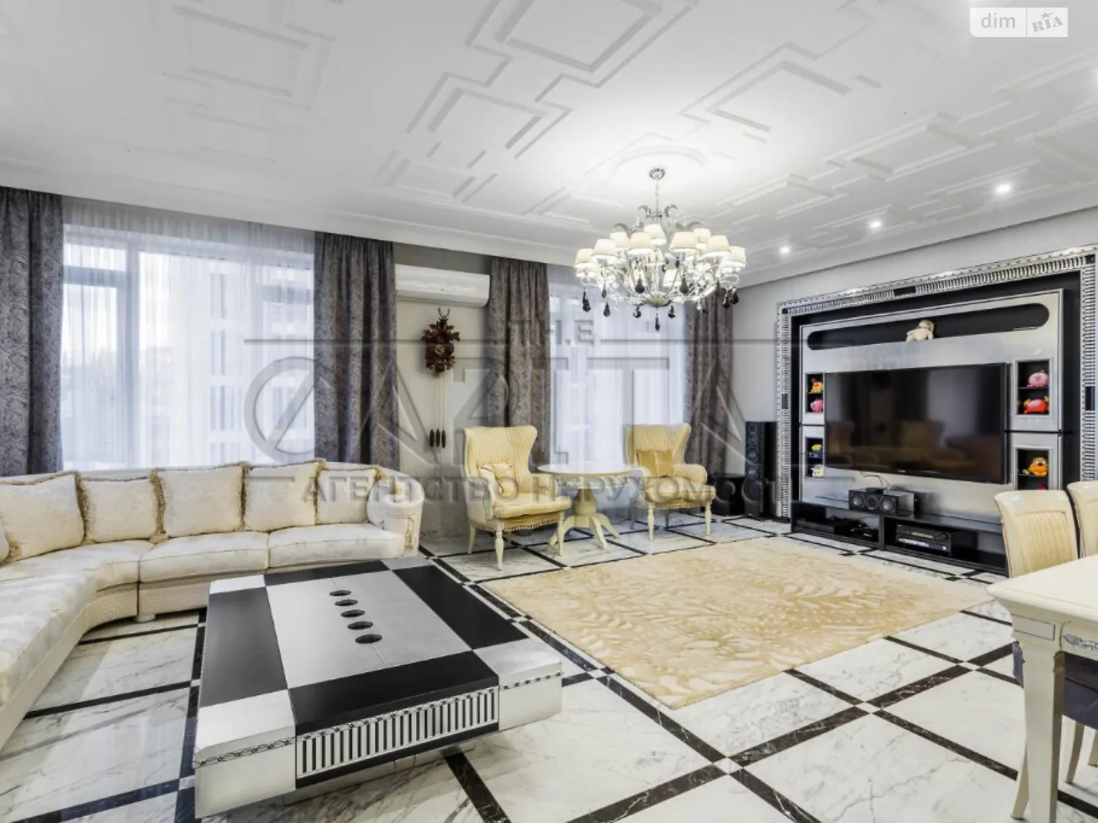 Продается 5-комнатная квартира 219 кв. м в Киеве, ул. Саперное Поле, 3