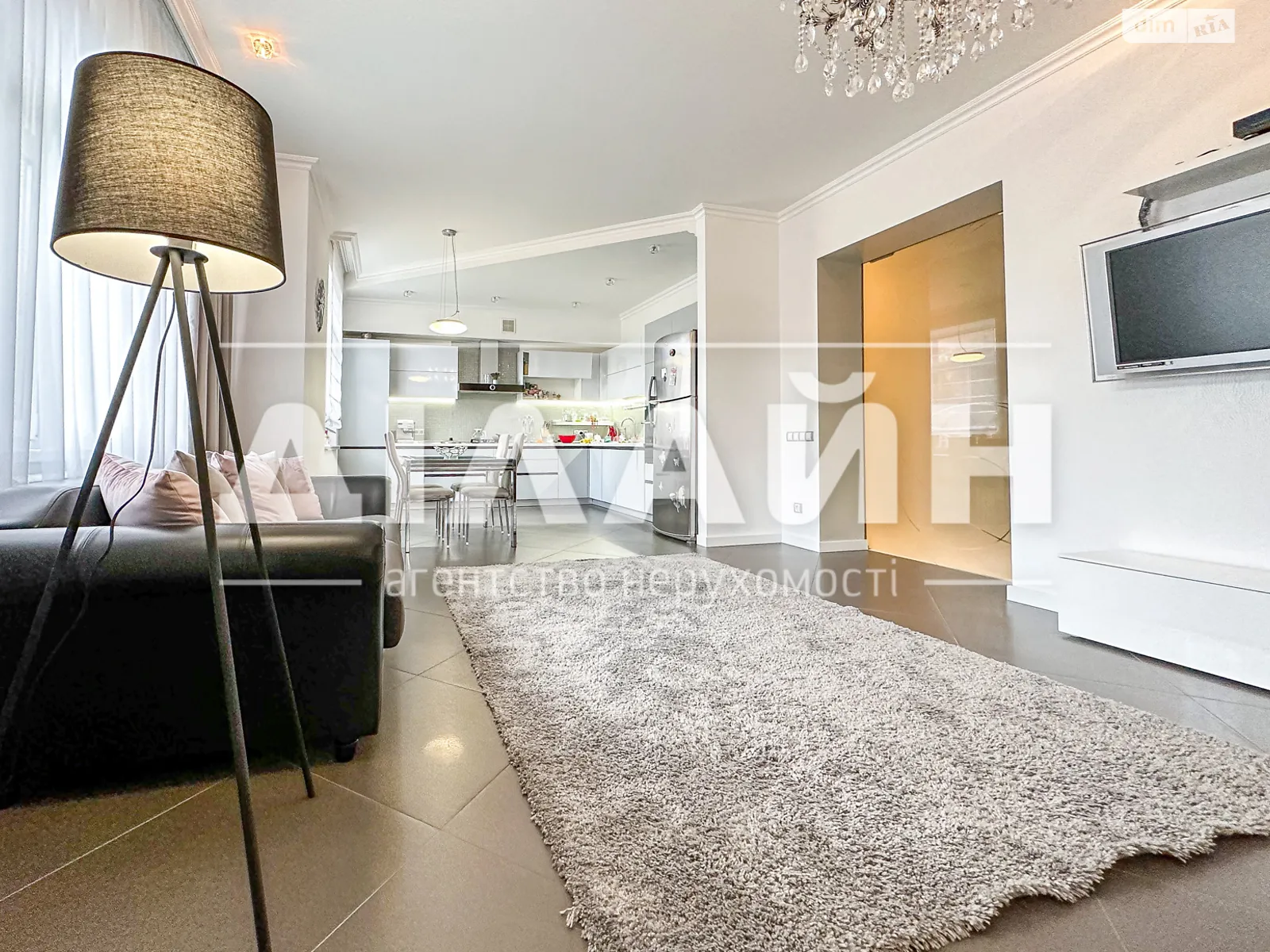 2-кімнатна квартира 108.2 кв. м у Запоріжжі, вул. Розваги - фото 1
