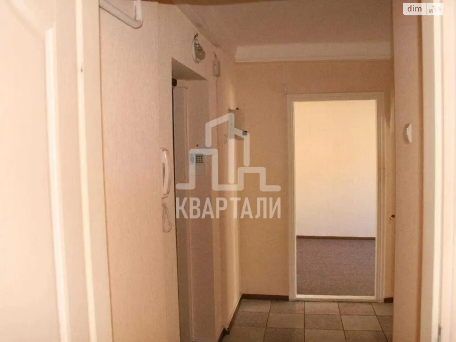 Продается 2-комнатная квартира 42 кв. м в Киеве, ул. Мечникова, 8