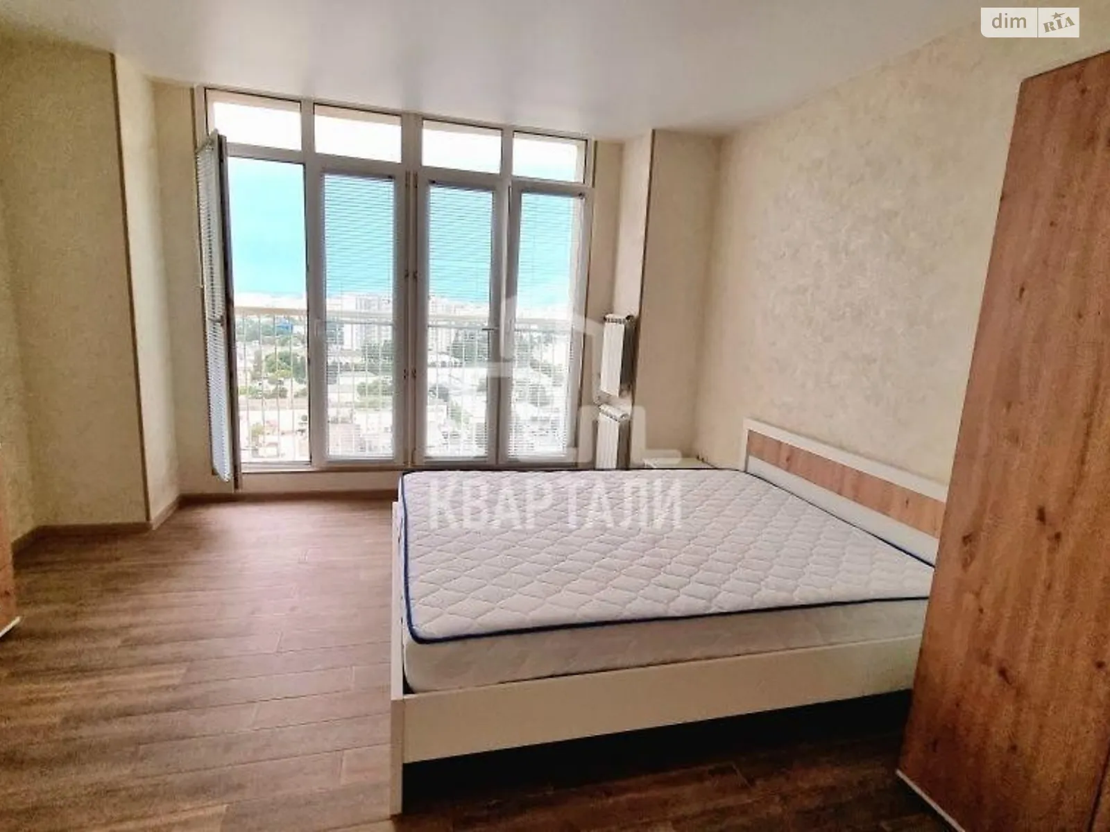 Продается 1-комнатная квартира 40 кв. м в Киеве, цена: 53500 $