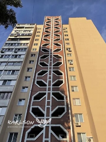 Продается 3-комнатная квартира 84 кв. м в Киеве, ул. Николая Лаврухина, 7А