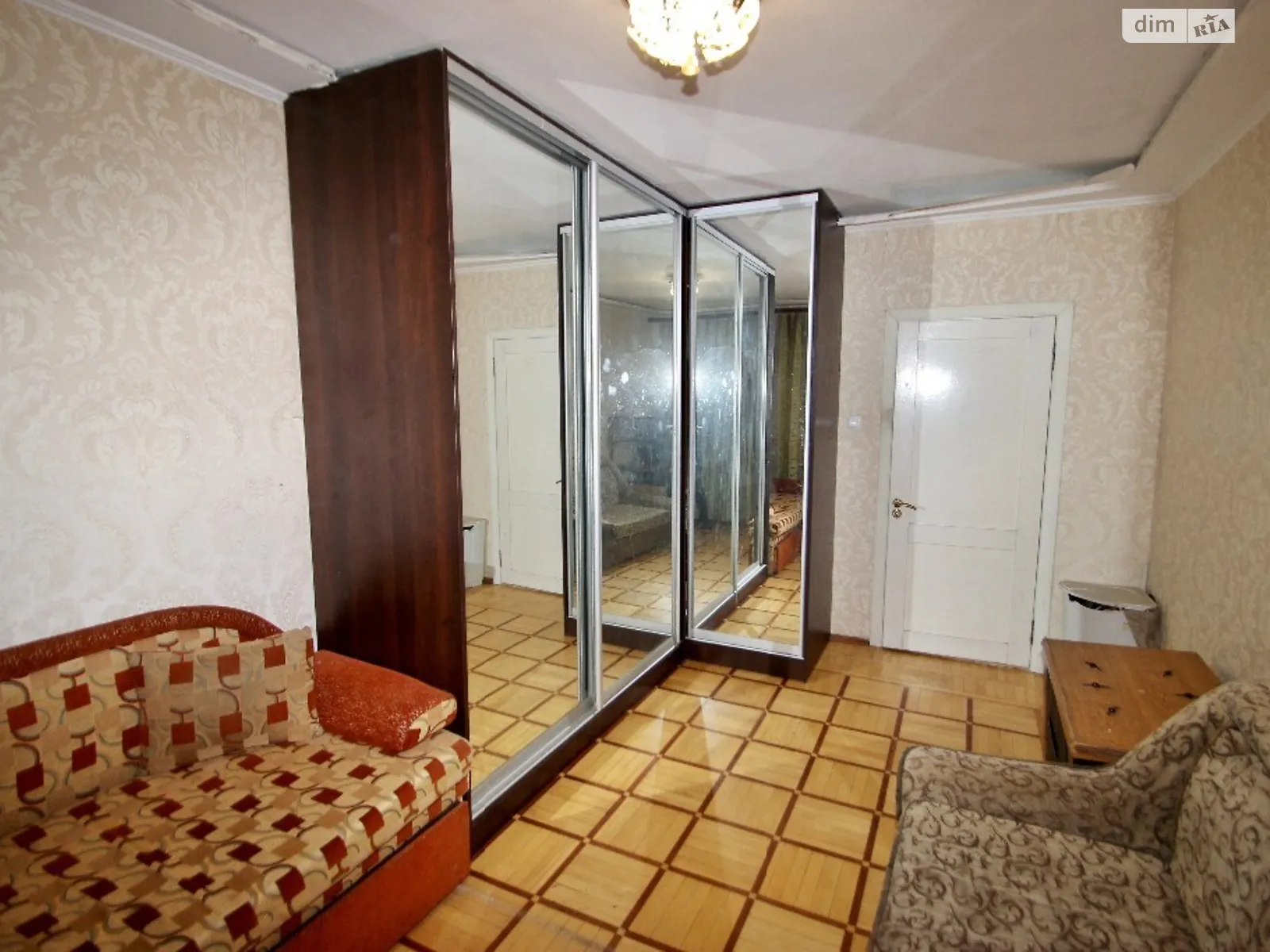 Продається 4-кімнатна квартира 68.5 кв. м у Одесі, цена: 45000 $