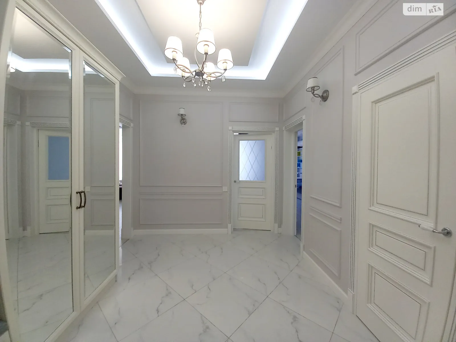 Продається 3-кімнатна квартира 85 кв. м у Одесі, плато Гагарінське, 9