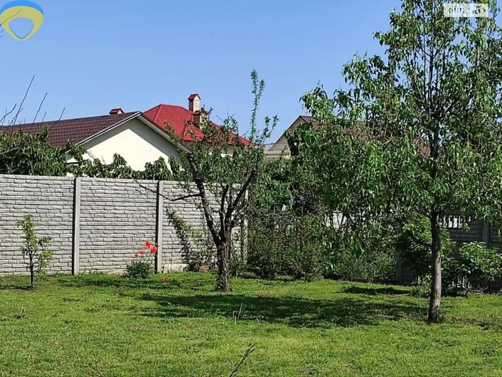 Продается дом на 2 этажа 227 кв. м с камином, цена: 194000 $ - фото 1