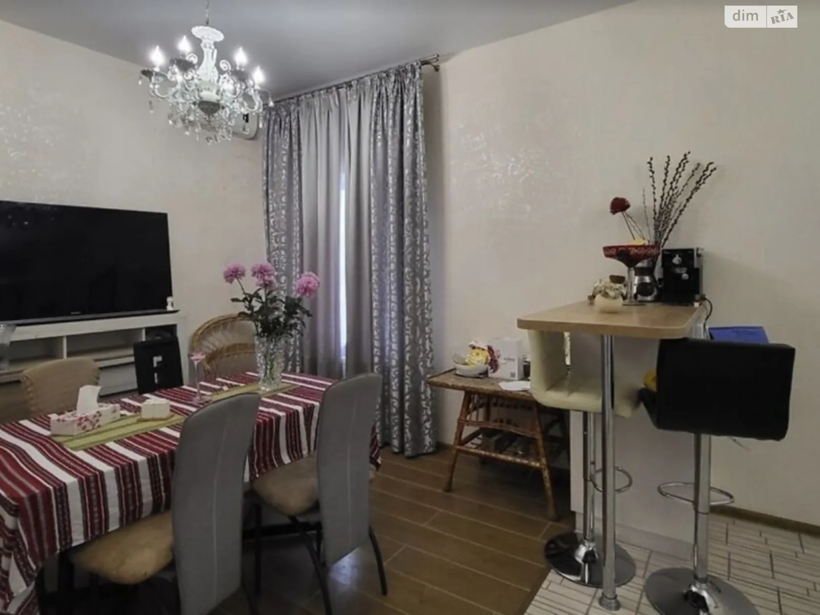 Продается дом на 3 этажа 180 кв. м с террасой, цена: 125000 $ - фото 1