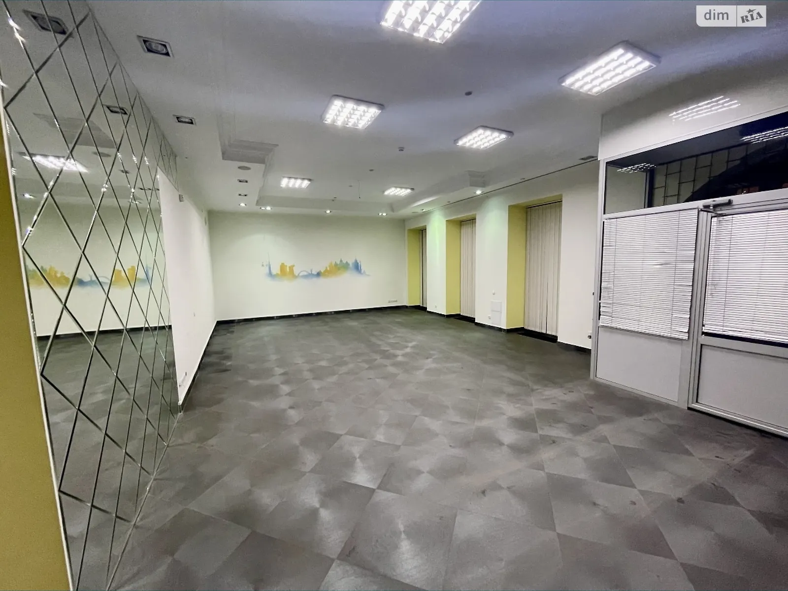 Сдается в аренду помещения свободного назначения 280 кв. м в 4-этажном здании, цена: 1600 $ - фото 1