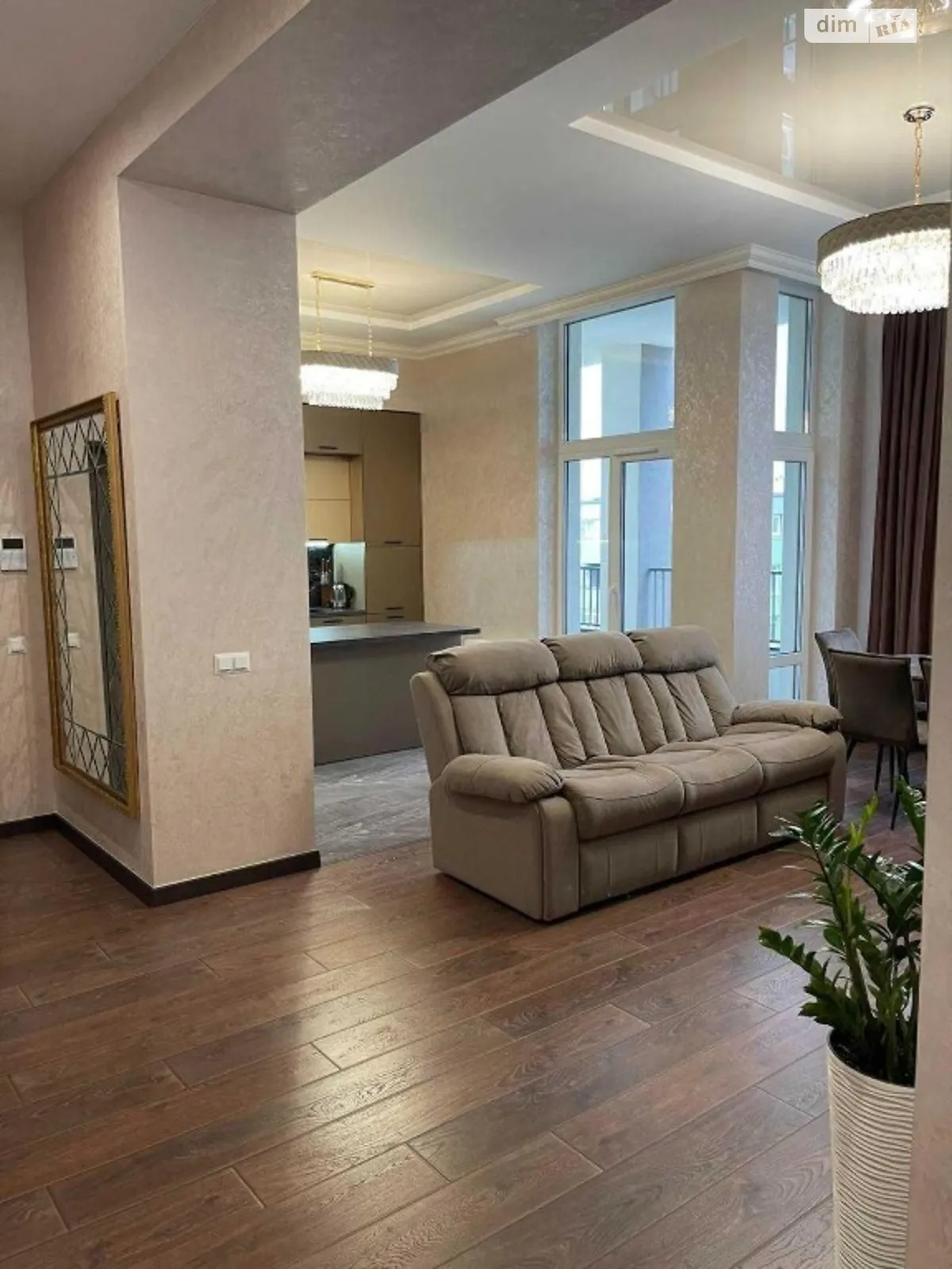 Продается 3-комнатная квартира 108 кв. м в Львове, ул. Пасечная, 179 - фото 1