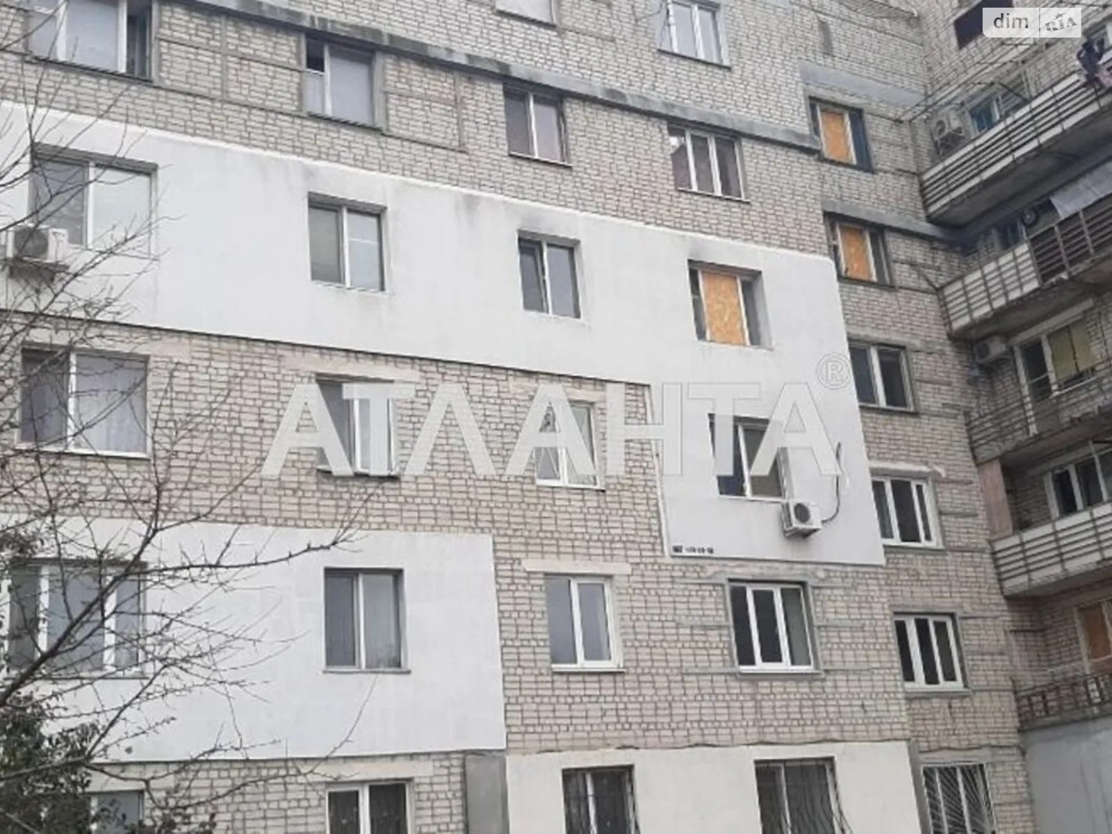 Продается 1-комнатная квартира 38 кв. м в Александровке, ул. Победы - фото 1