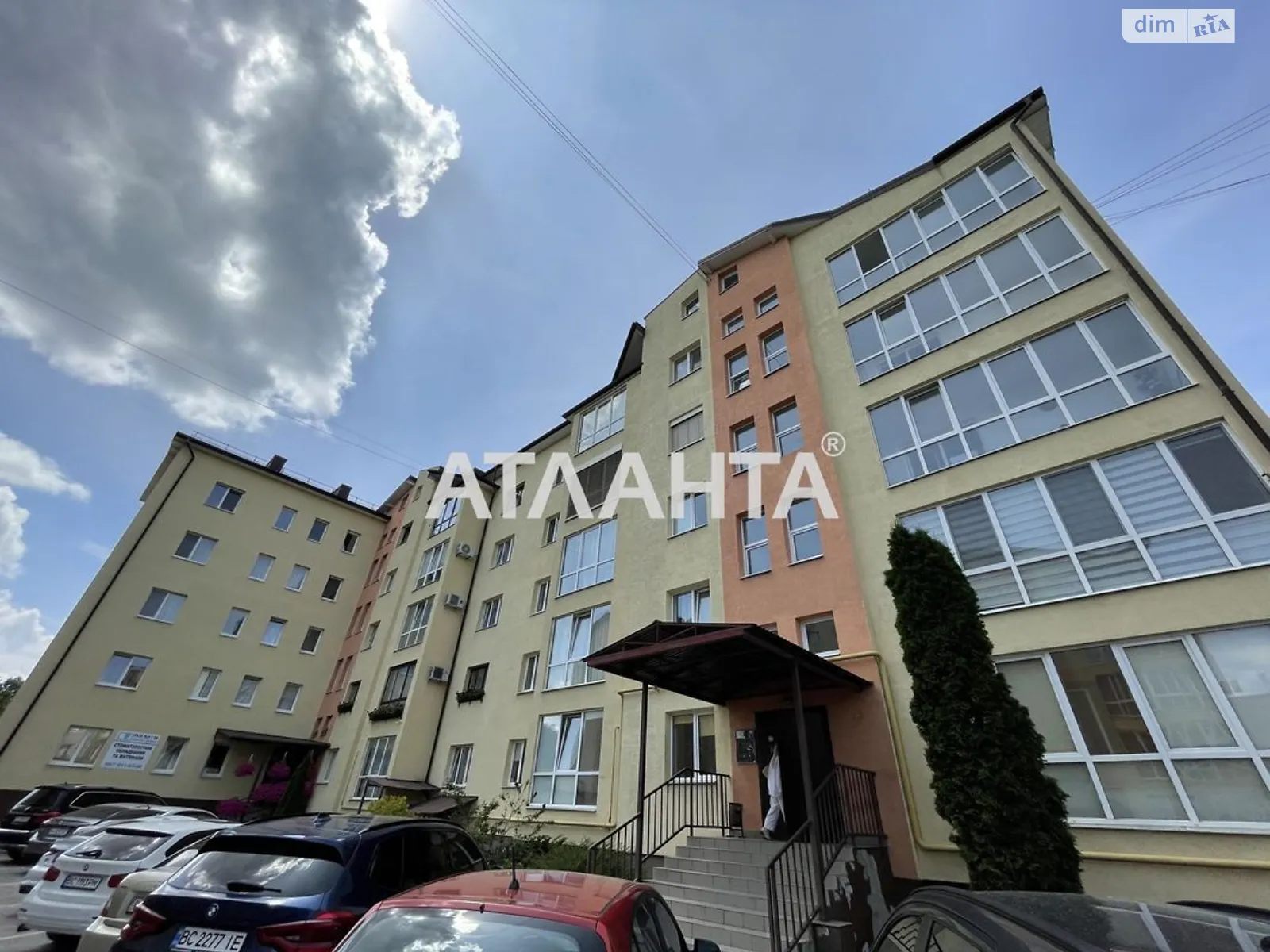 Продається 3-кімнатна квартира 115 кв. м у Львові