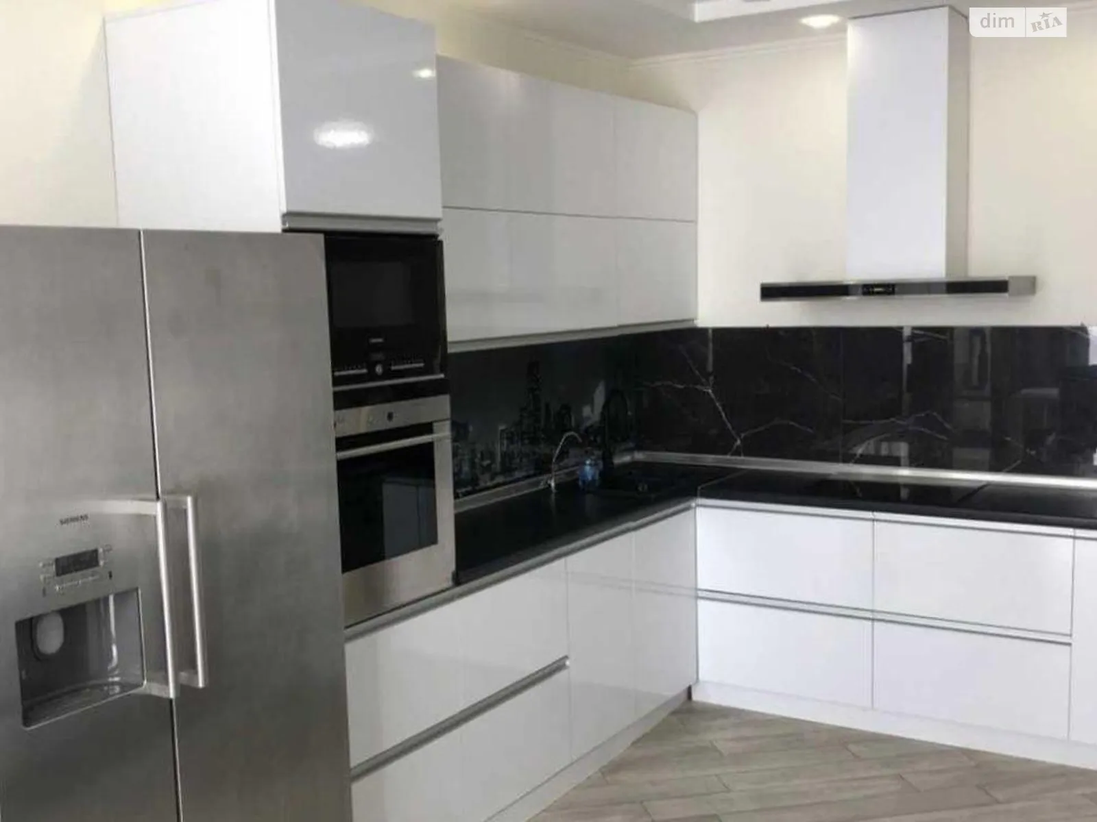 Продається 3-кімнатна квартира 83 кв. м у Києві, вул. Драгоманова, 2Б - фото 1