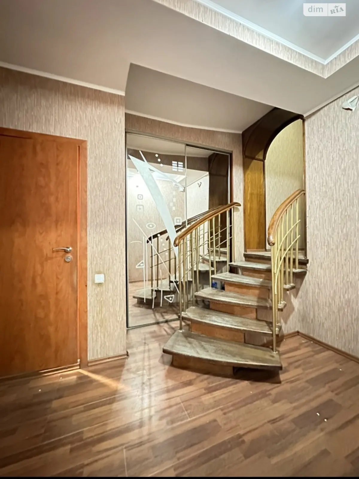 Продается 3-комнатная квартира 76 кв. м в Харькове, ул. Сумская