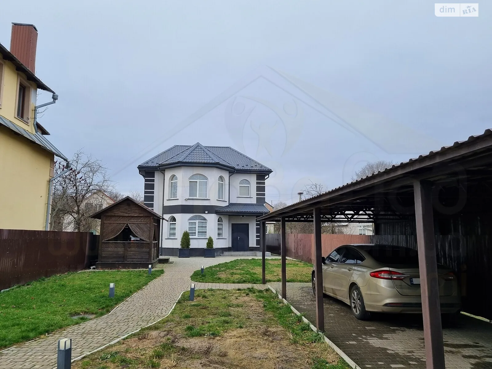 Продается дом на 2 этажа 180 кв. м с баней/сауной, цена: 135000 $