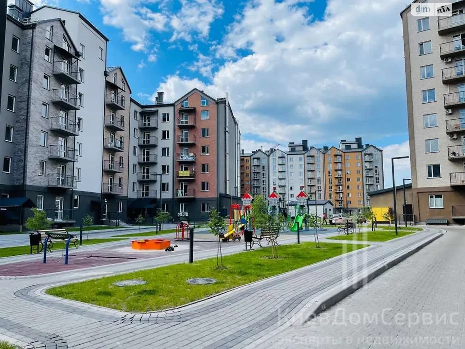Продається 1-кімнатна квартира 29.7 кв. м у Броварах, вул. Героїв Крут, 14 - фото 1