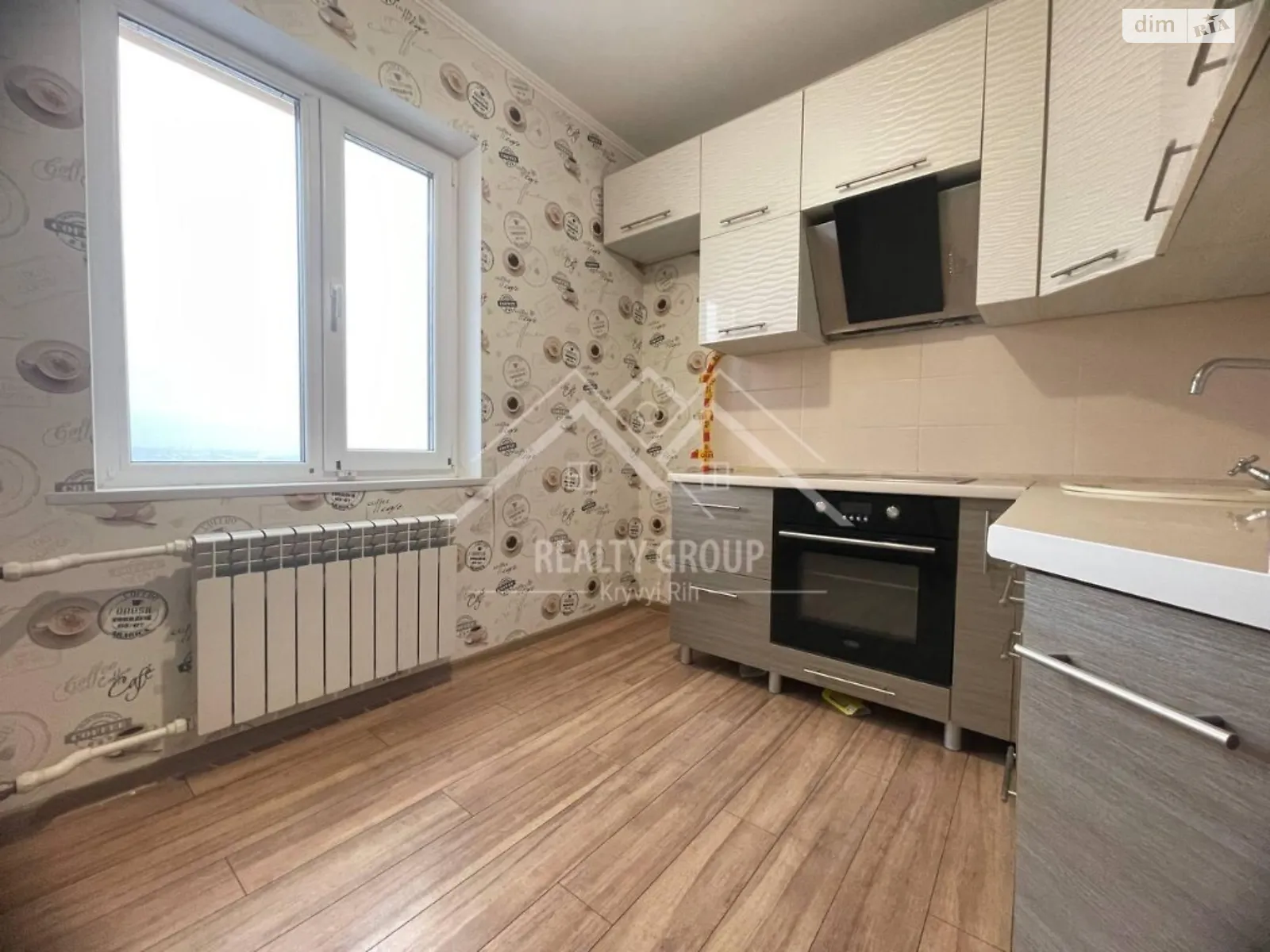 Продается 3-комнатная квартира 69.5 кв. м в Кривом Роге, ул. Погребняка - фото 1