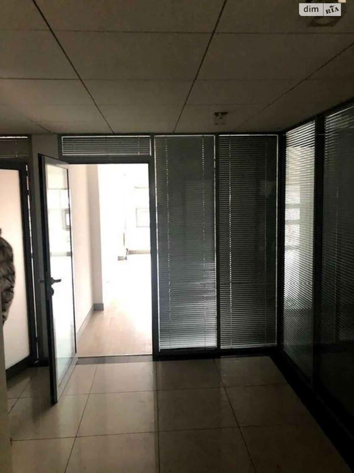 Продается офис 168.6 кв. м в бизнес-центре - фото 3