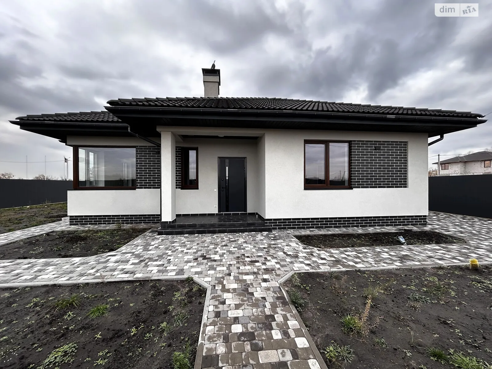 Продается одноэтажный дом 134 кв. м с участком, цена: 168000 $ - фото 1