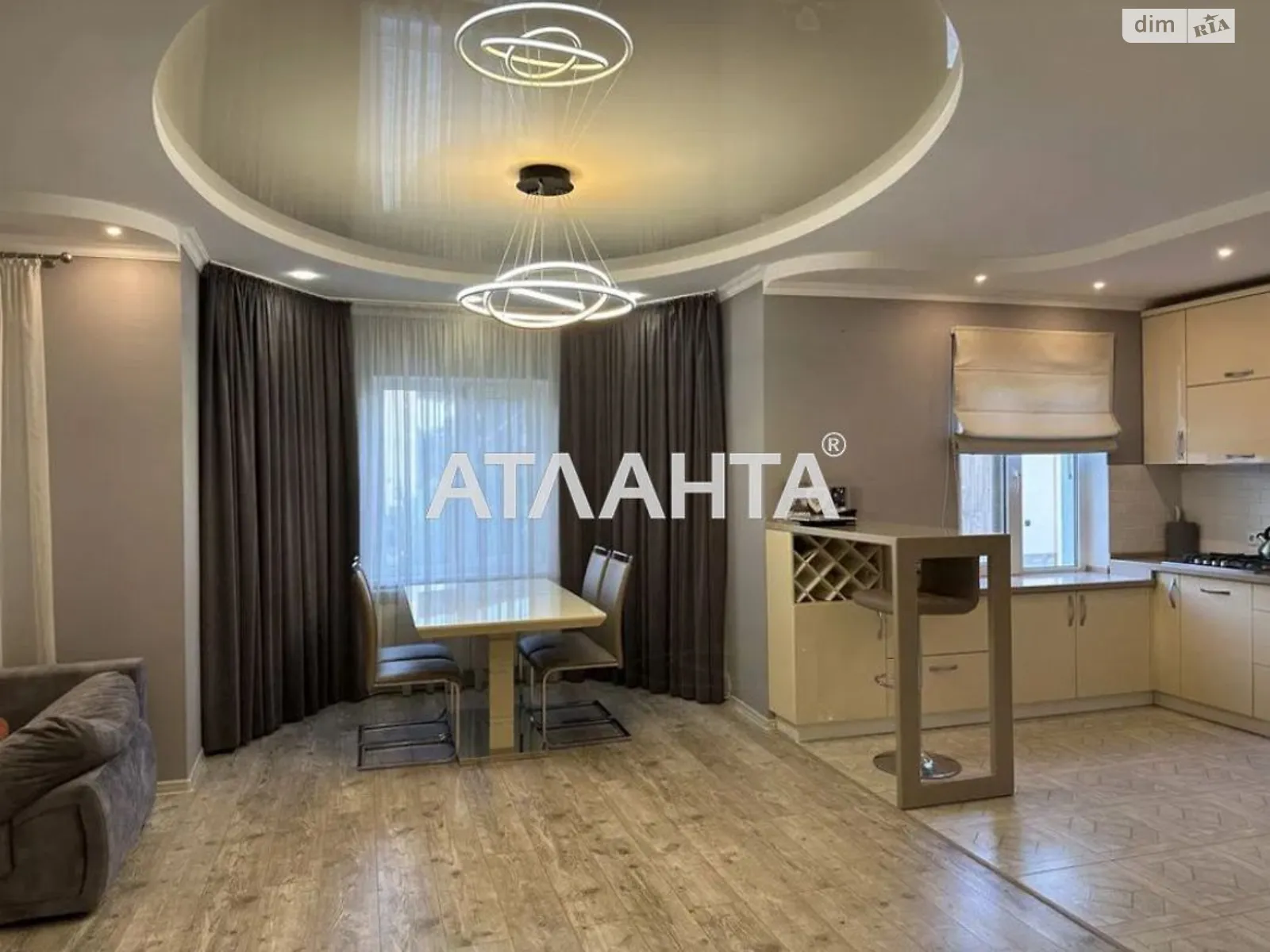 Продается дом на 2 этажа 120 кв. м с гаражом, цена: 180000 $ - фото 1