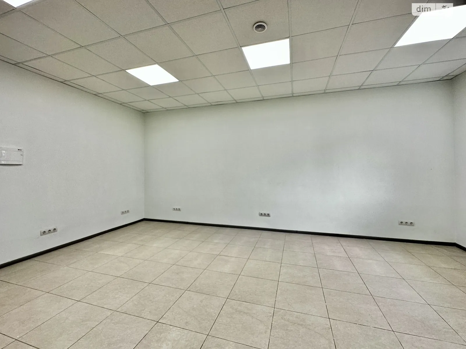Продается офис 36 кв. м в бизнес-центре - фото 3