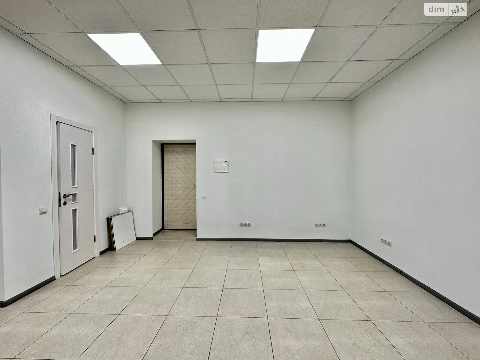Продается офис 36 кв. м в бизнес-центре - фото 4