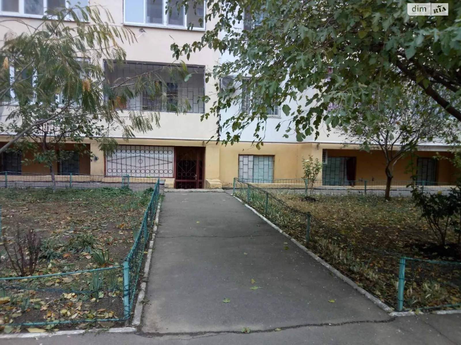 Продается офис 200 кв. м в бизнес-центре, цена: 60000 $ - фото 1