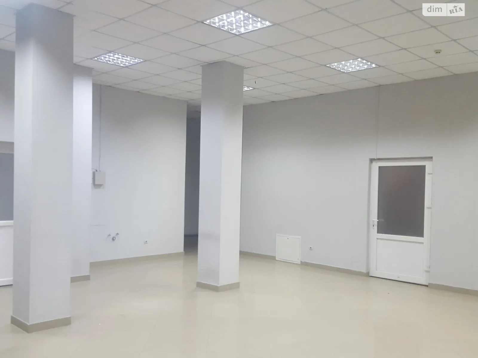 Продается офис 410 кв. м в бизнес-центре, цена: 270000 $ - фото 1