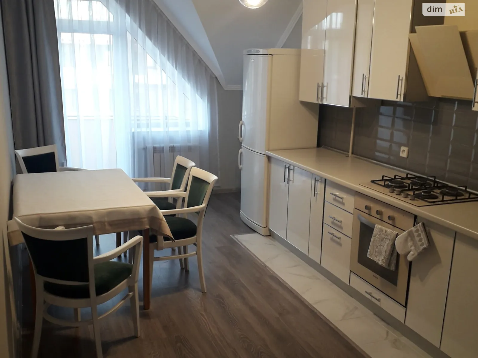 Здається в оренду 1-кімнатна квартира 50 кв. м у Ужгороді, цена: 350 $