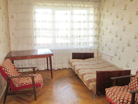 Продається 2-кімнатна квартира 56 кв. м у Чернівцях, вул. Комарова Володимира
