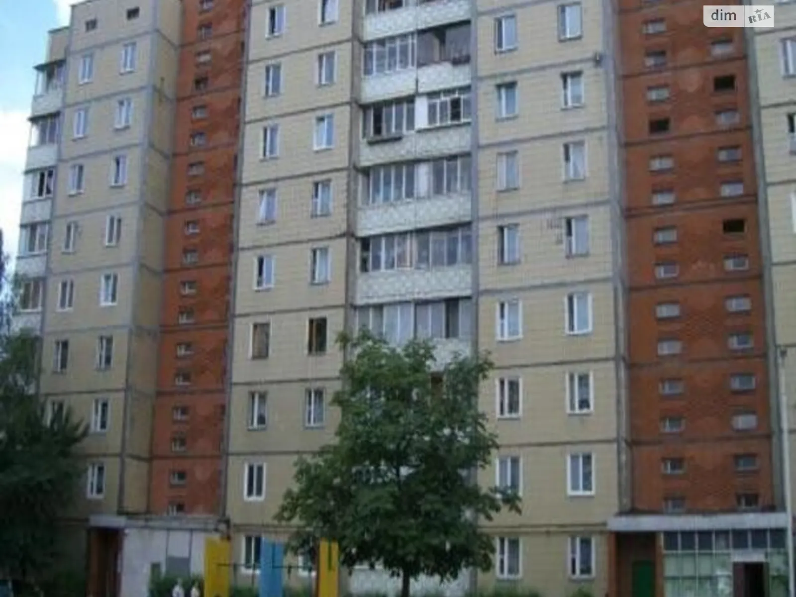 Продається 3-кімнатна квартира 71 кв. м у Києві, просп. Правди, 8А