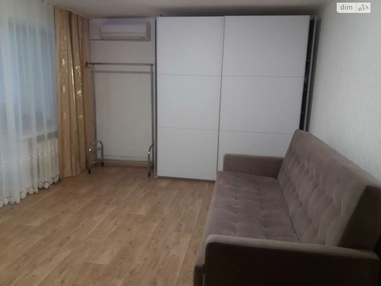 Продается 3-комнатная квартира 63 кв. м в Днепре, ул. Левка Лукьяненко