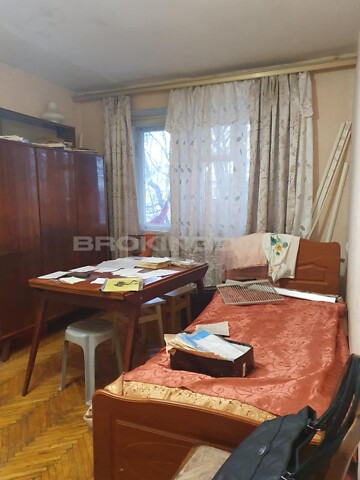 Продается 1-комнатная квартира 30 кв. м в Киеве, ул. Алма-Атинская, 2