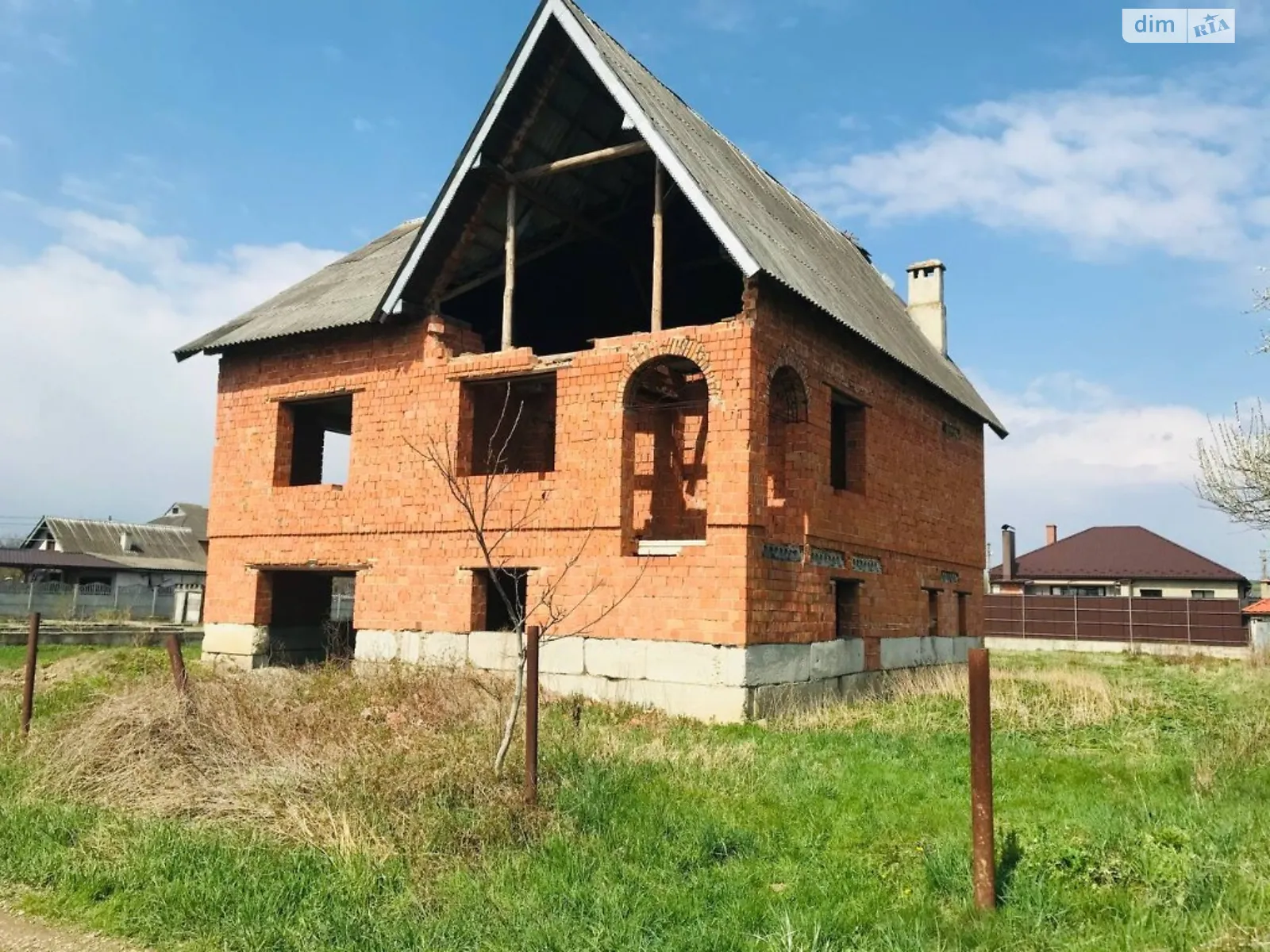 Продається будинок 2 поверховий 240 кв. м з каміном, цена: 37000 $