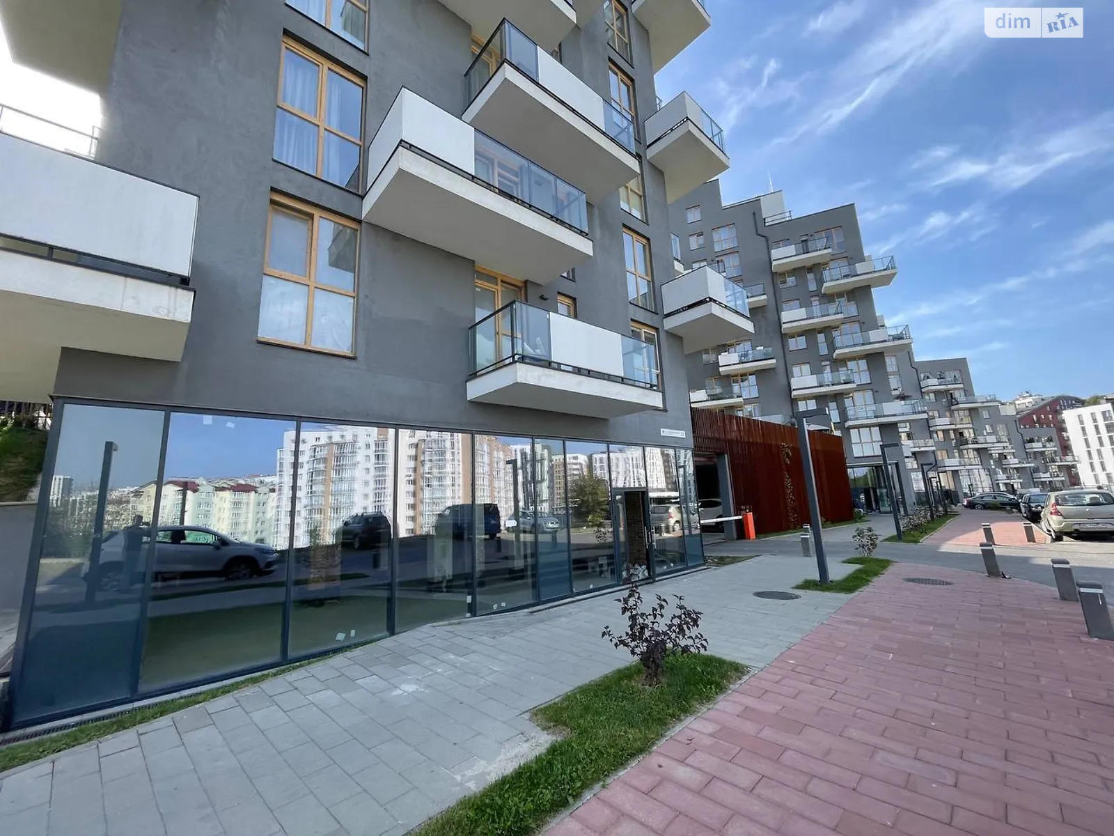 Продается объект сферы услуг 353 кв. м в 10-этажном здании, цена: 410000 $ - фото 1